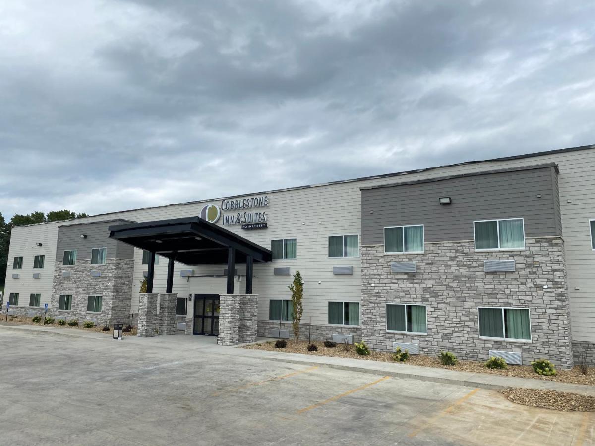 Cobblestone Inn & Suites - Forest City Exterior foto